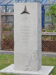 Memorial to Limerick International Brigade.jpg