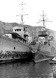 Bundesarchiv Bild 101I-185-0116-22A, Bucht von Kotor (-), jugoslawische Schiffe.jpg